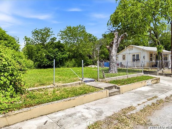 3rd image of 1201 S Comal LOT A8