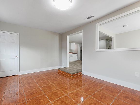 3rd image of 3600 Mosby St