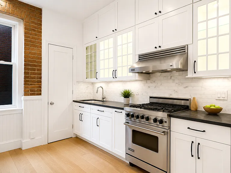 80 Charles St #1E — Photo 1