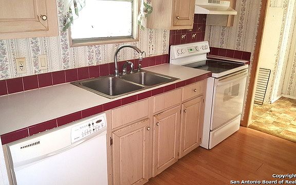 5th image of 754 Green Castle Pl