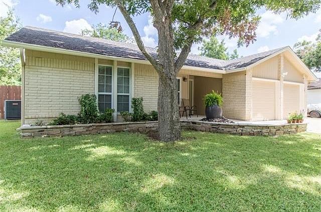 1st image of 3421 Roanoke Dr