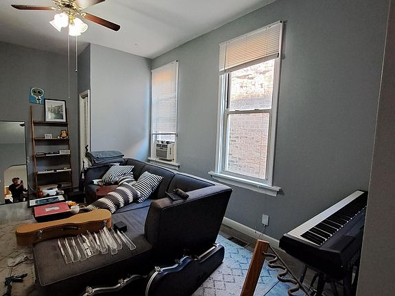 4th image of 3128 N Clybourn Ave #1R