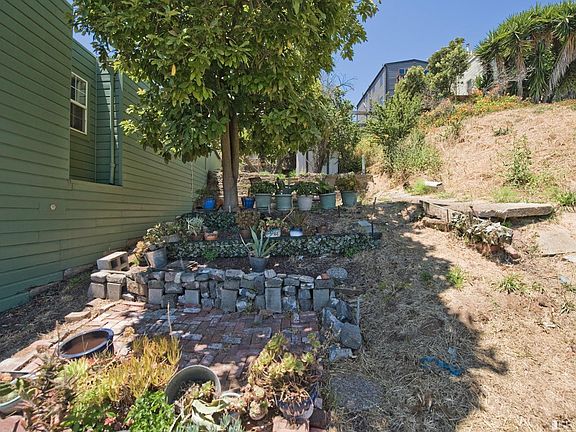 2nd image of 324 Bradford St