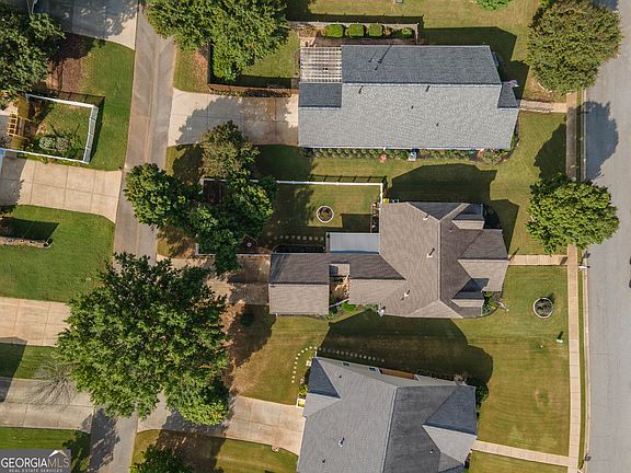 4th image of 34 Tapestry Ln