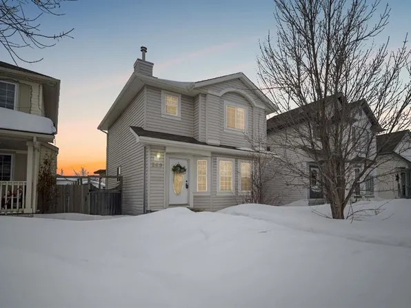 269 NE Smallwood St, Wood Buffalo, AB T9K 2L4