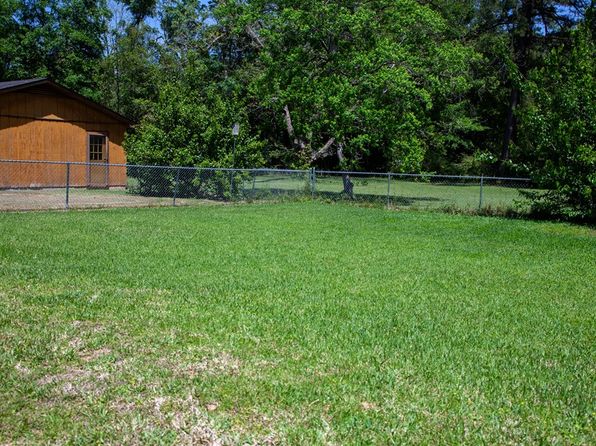121 Orchard Ln, Thomasville, GA 31792