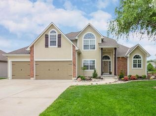 2833 SW Carlton Dr, Lees Summit, MO 64082