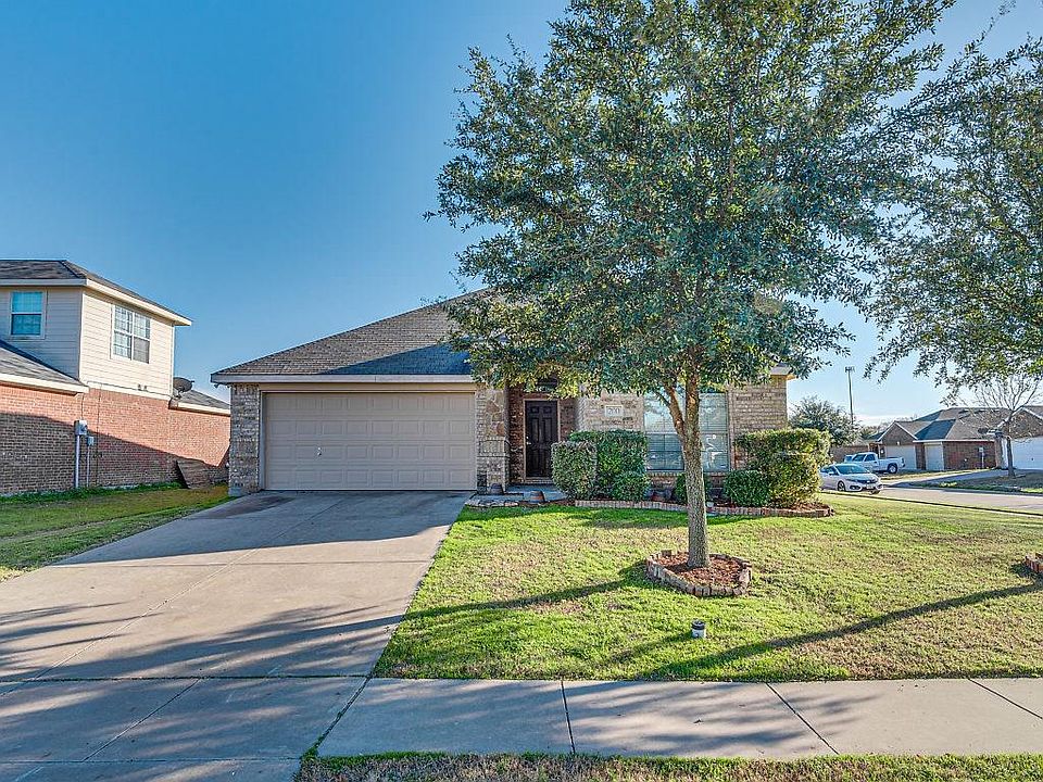 1st image of 200 Longhorn Dr