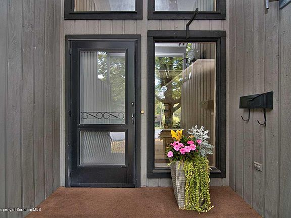5th image of 135 Oakford Cir