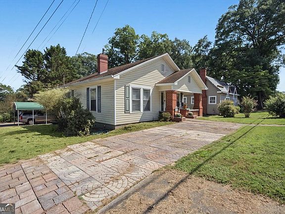 2nd image of 302 Hampton St