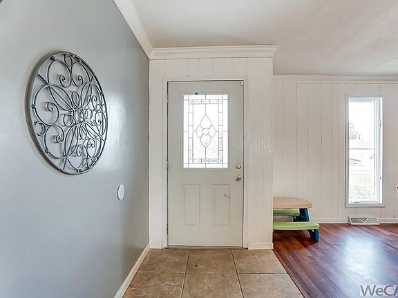 5th image of 3175 Clement Dr