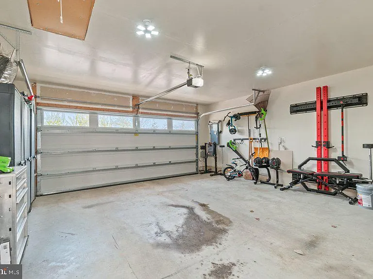 6247 Islington St — Photo 55