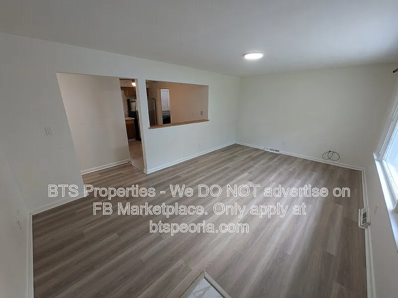 2 bed, 1.0 bath, 900 sqft, $1,200 — Photo 2