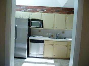 5th image of 2627 Downer Ln