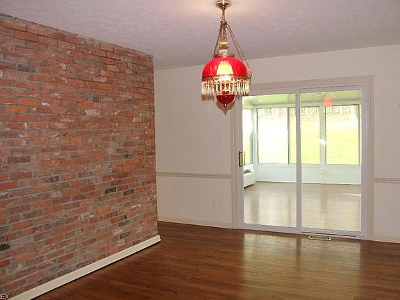 4th image of 123 Manor Brook Dr