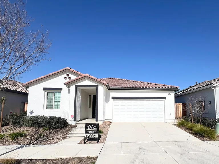 645 Wood Crest Ave — Photo 2