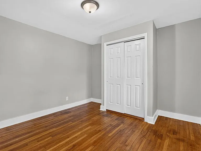 9006 Baroda Ave — Photo 30