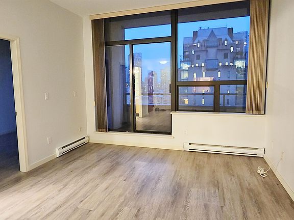 3rd image of 1010 Howe St #6XX