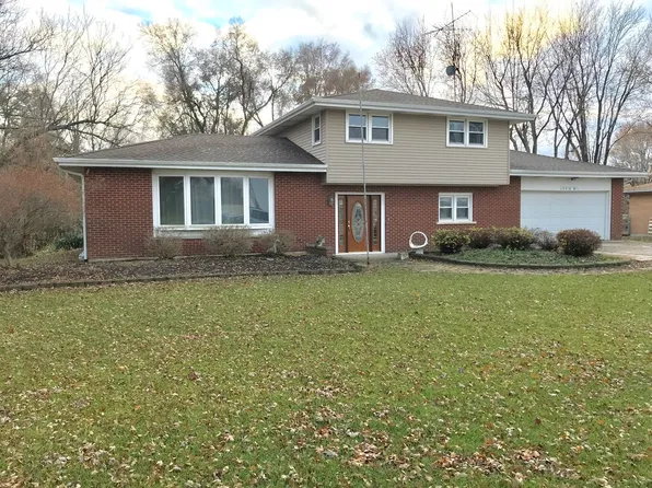 150 W Dixie Hwy, Saint Anne, IL 60964