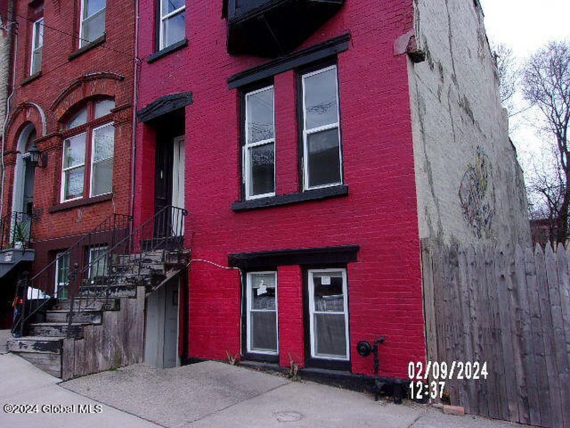 4th image of 49 1st Street