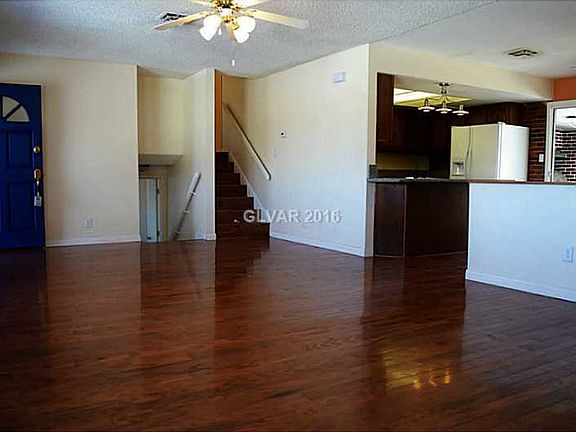 5th image of 216 S Crestline Dr