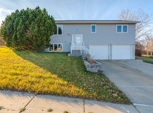 1700 Volk Dr, Bismarck, ND 58501