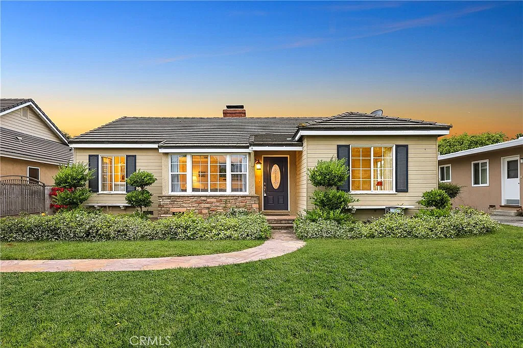 3 bed, 1984 sqft, $4,800 — Photo 1