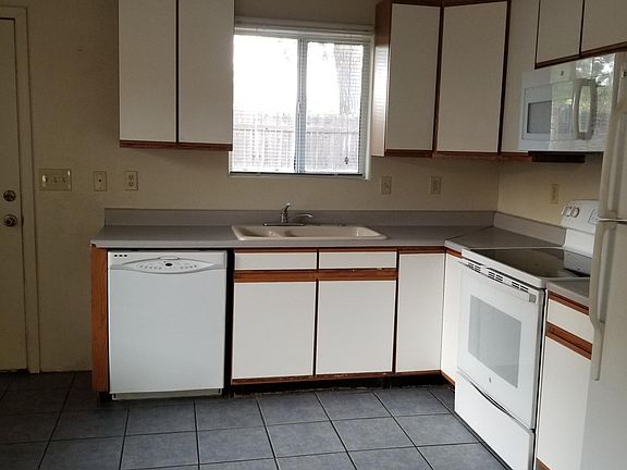 2nd image of 3805 E Glenn St