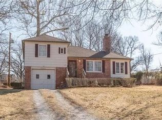 5249 N Spruce Ave, Kansas City, MO 64119
