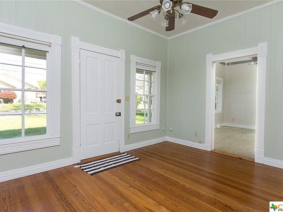 4th image of 687 W Mill St #2