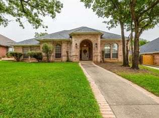 2708 Steeplechase Ct, Hurst, TX 76054