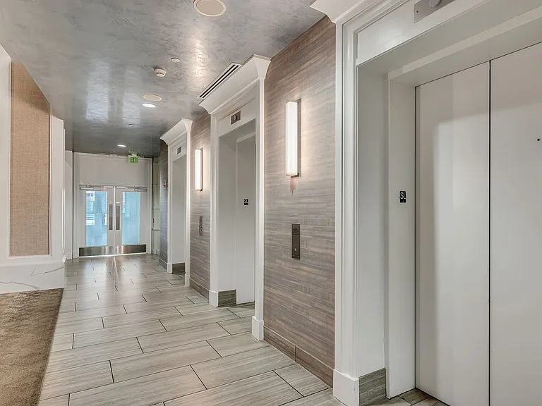 415 Church St #2106 — Photo 3