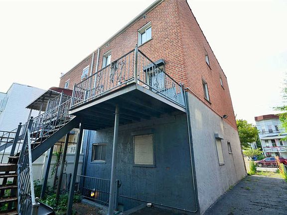 3rd image of 2153 Quimby Ave