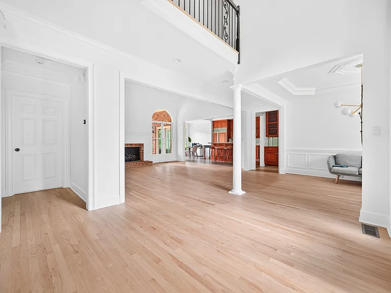 18716 Hammock Ln — Photo 38