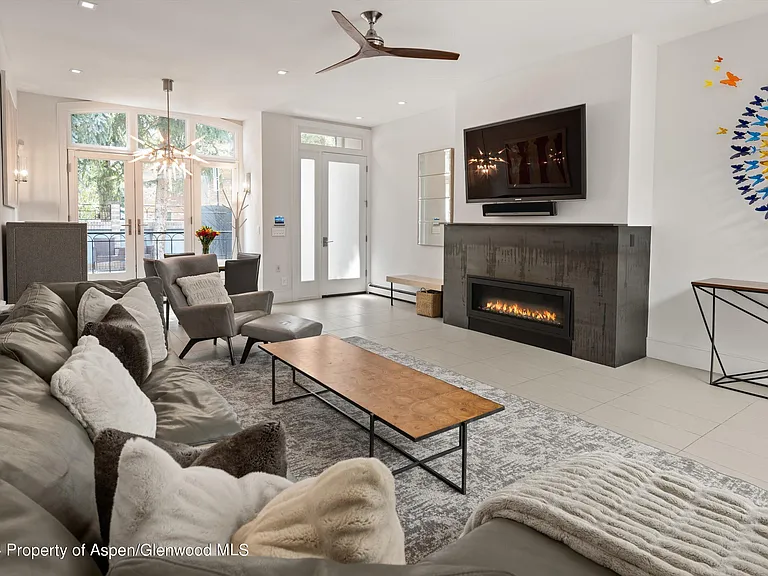 812 E Cooper Ave — Photo 5