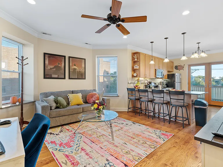 2117 W Irving Park Rd #3R — Photo 14