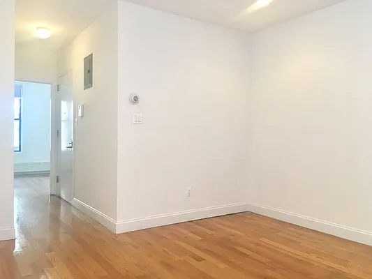 Rented by Premier Metro Realty Corp | media 2