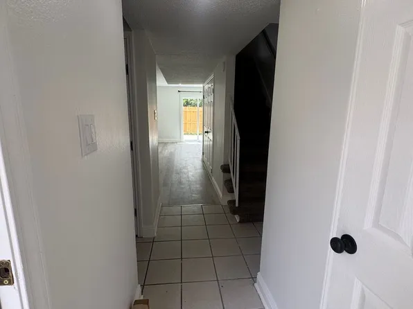 151-157 Antibes Street East, 151-157 Antibes St E #153, Mandeville, LA 70448