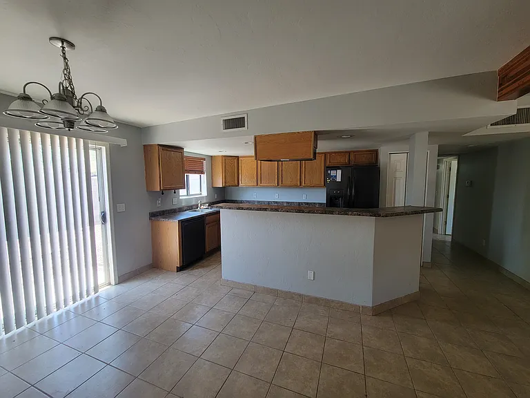 2959 N Tyndall Ave — Photo 2