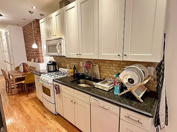 4th image of 888 10th Ave #2B