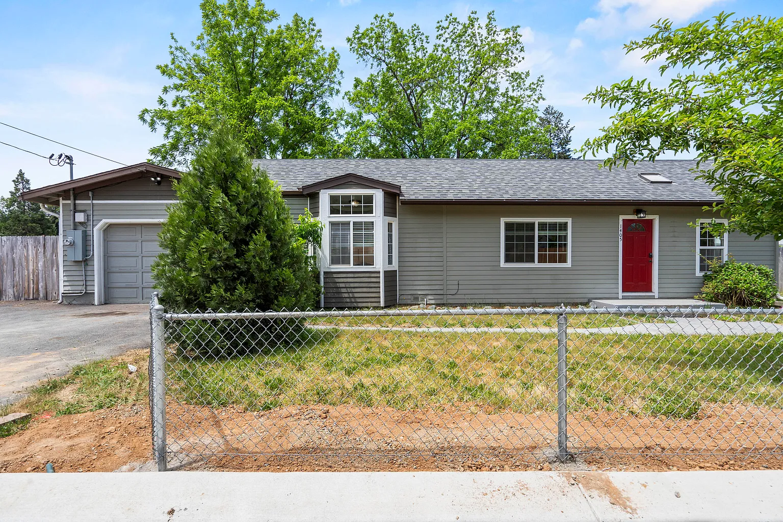 1405 Fruitdale Dr photo 1