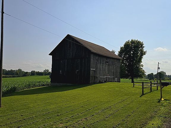 3rd image of 2536 2nd St