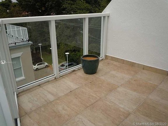5th image of 1528 Brickell Ave APT 205