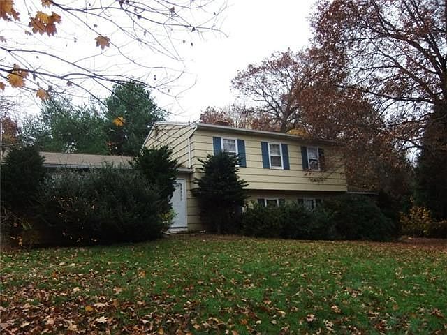 2nd image of 32 Woodchuck Ln