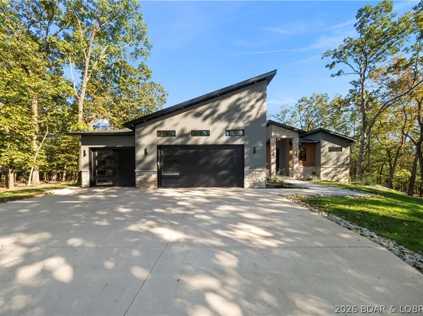 105 Fair Oaks Ln, Sunrise Beach, MO 65079