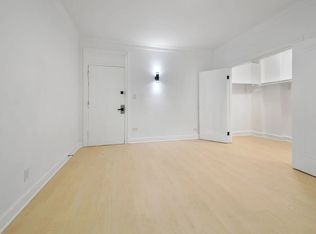 5038-5041 N Sheridan Rd #104, Chicago, IL 60640