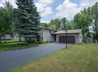 510 Mackubin Cir, Shoreview, MN 55126