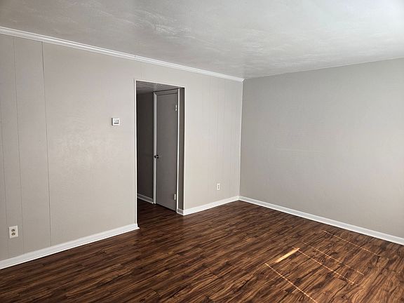 3rd image of 5602 Banbury Ct