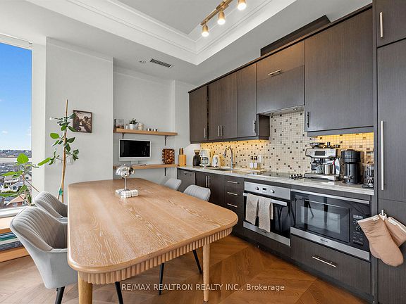 4th image of 23 Glebe Rd W #914