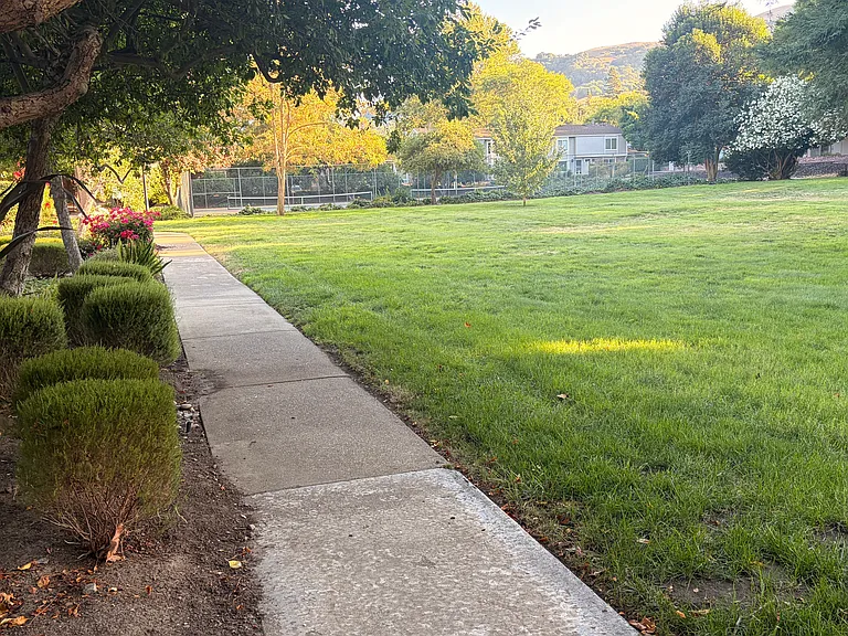 Sycamore Cir — Photo 1